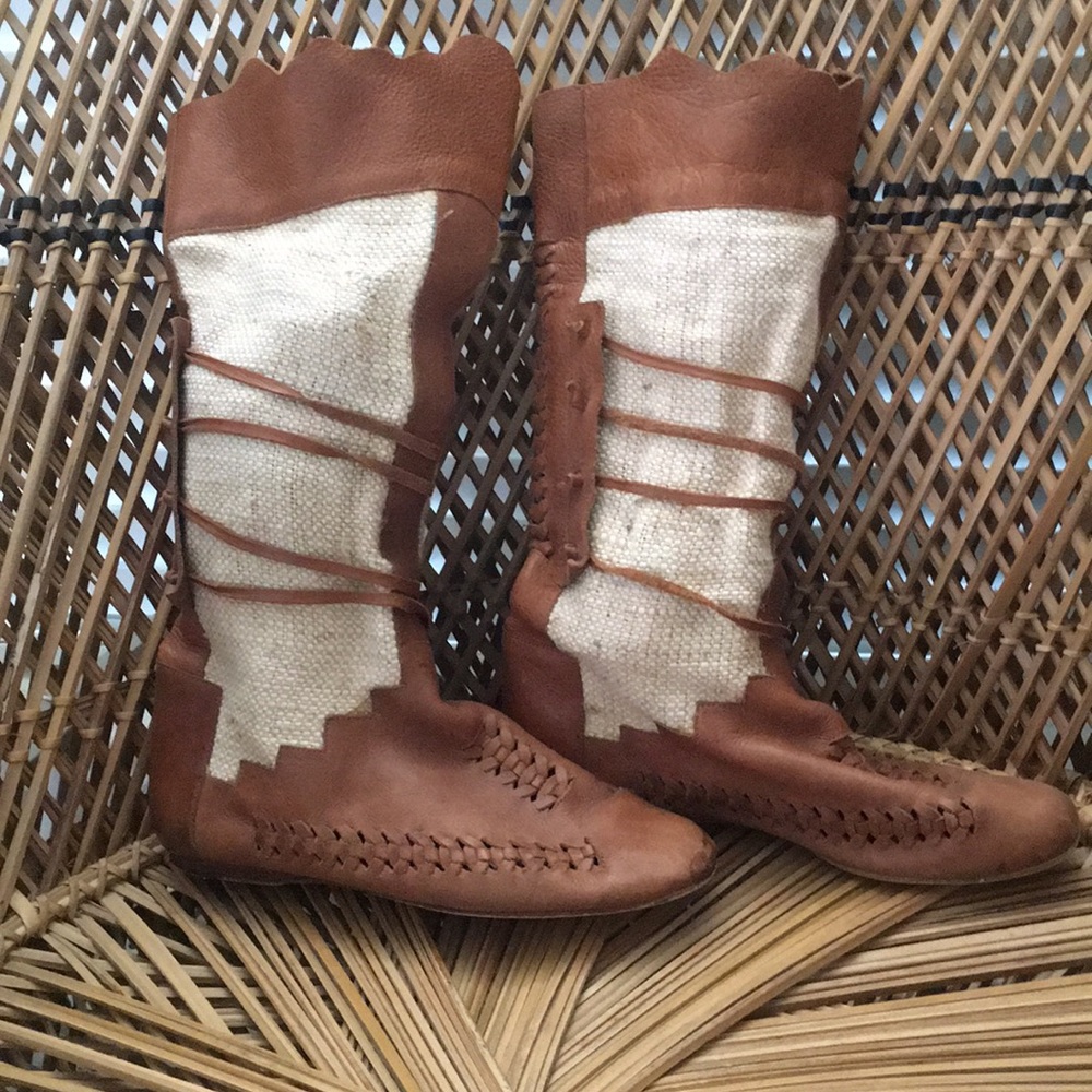 Coachella ready?!!! Moccasin boots